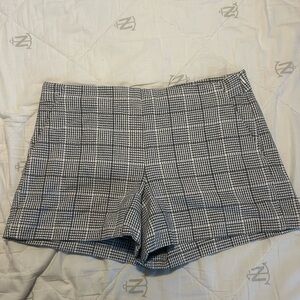 👍 BRAND NEW! Loft plaid dress shorts Polka